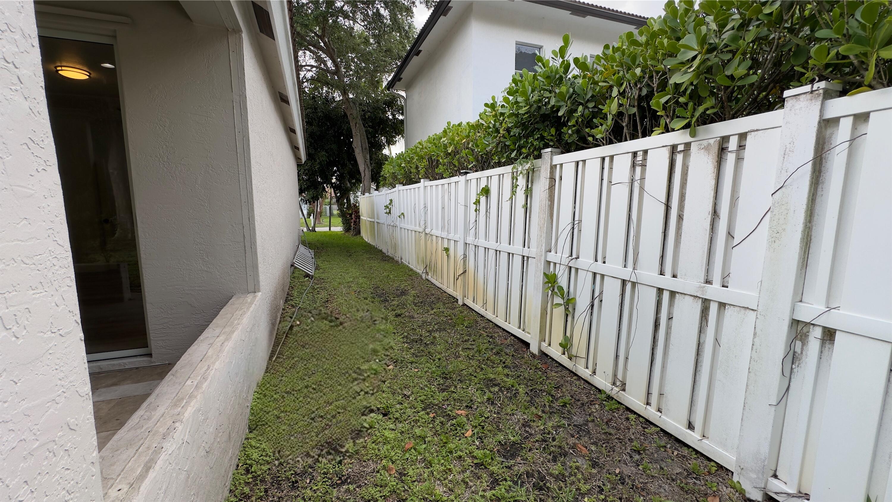 5176 NW 50th Terrace