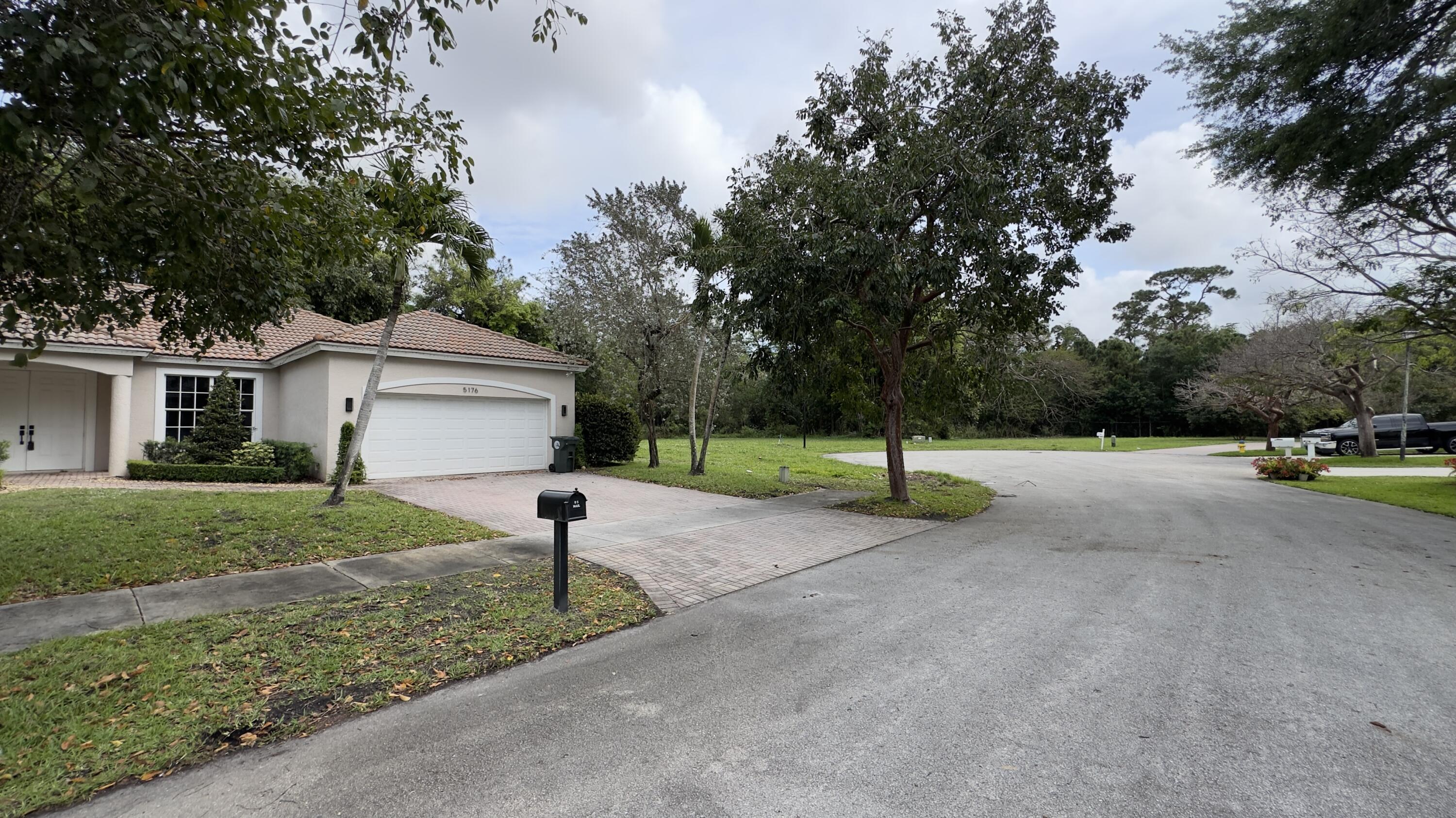 5176 NW 50th Terrace