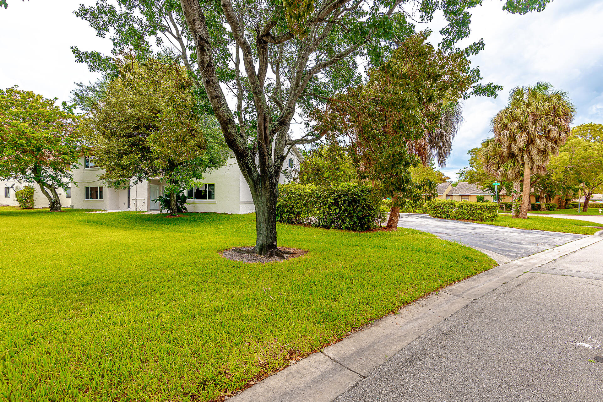 11500-11506 NW 43rd Court