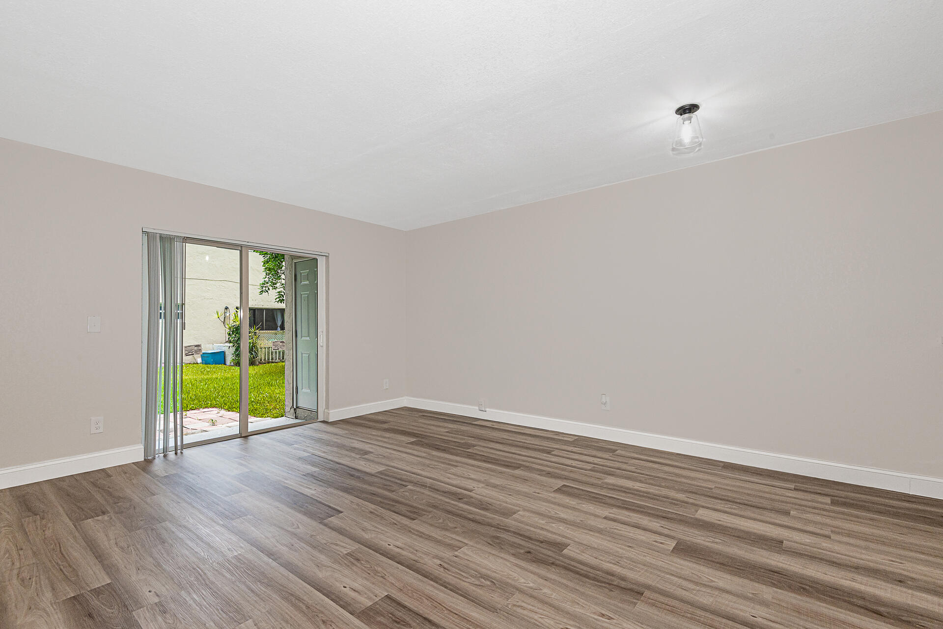 11500-11506 NW 43rd Court