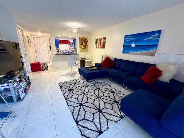 610 Tennis Club Drive 105