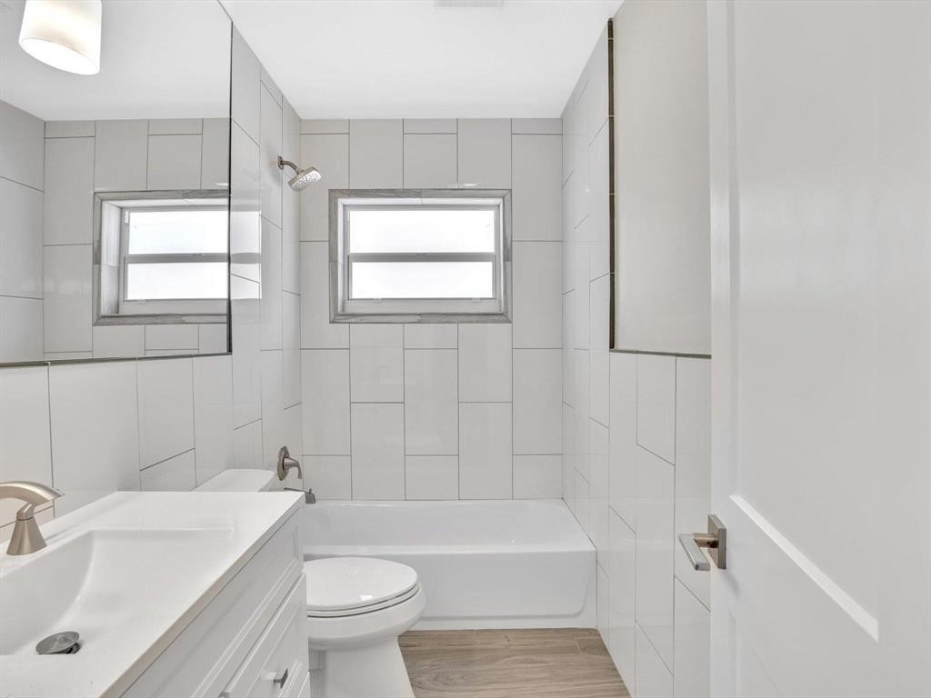541 NE 18th Street