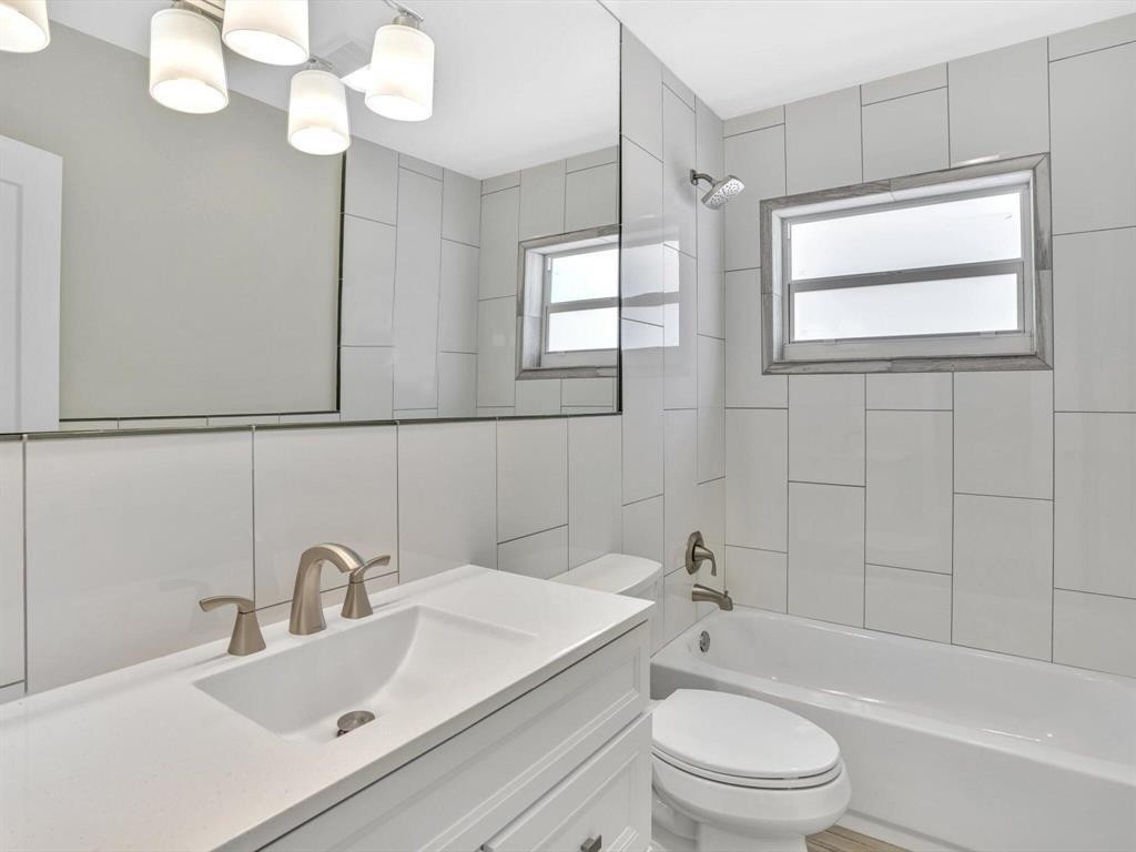 541 NE 18th Street