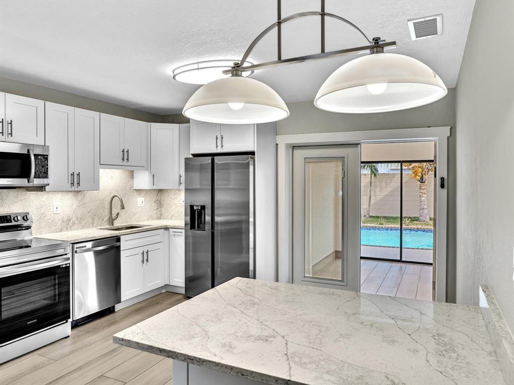 541 NE 18th Street