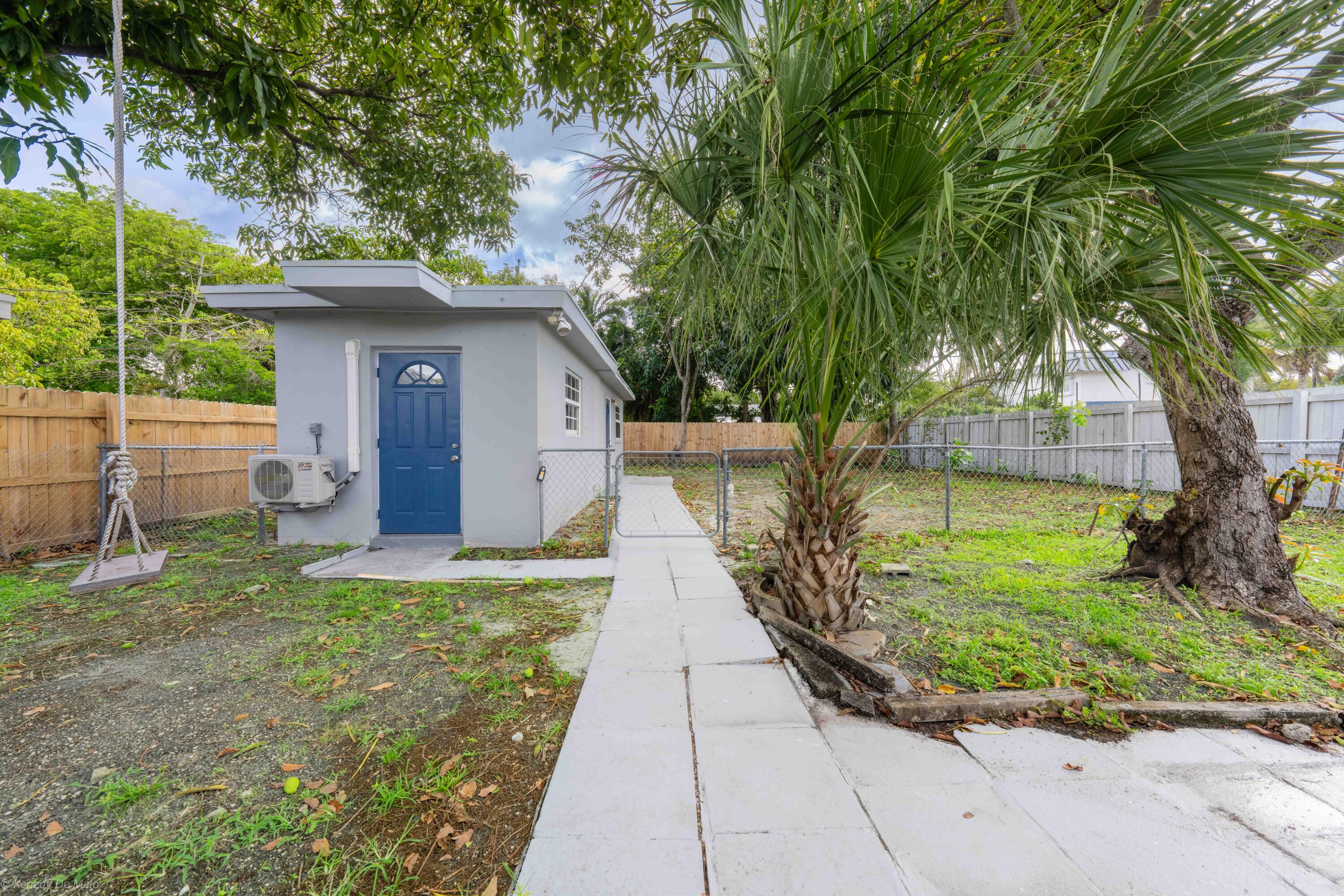1220 NW 1st Avenue Rear