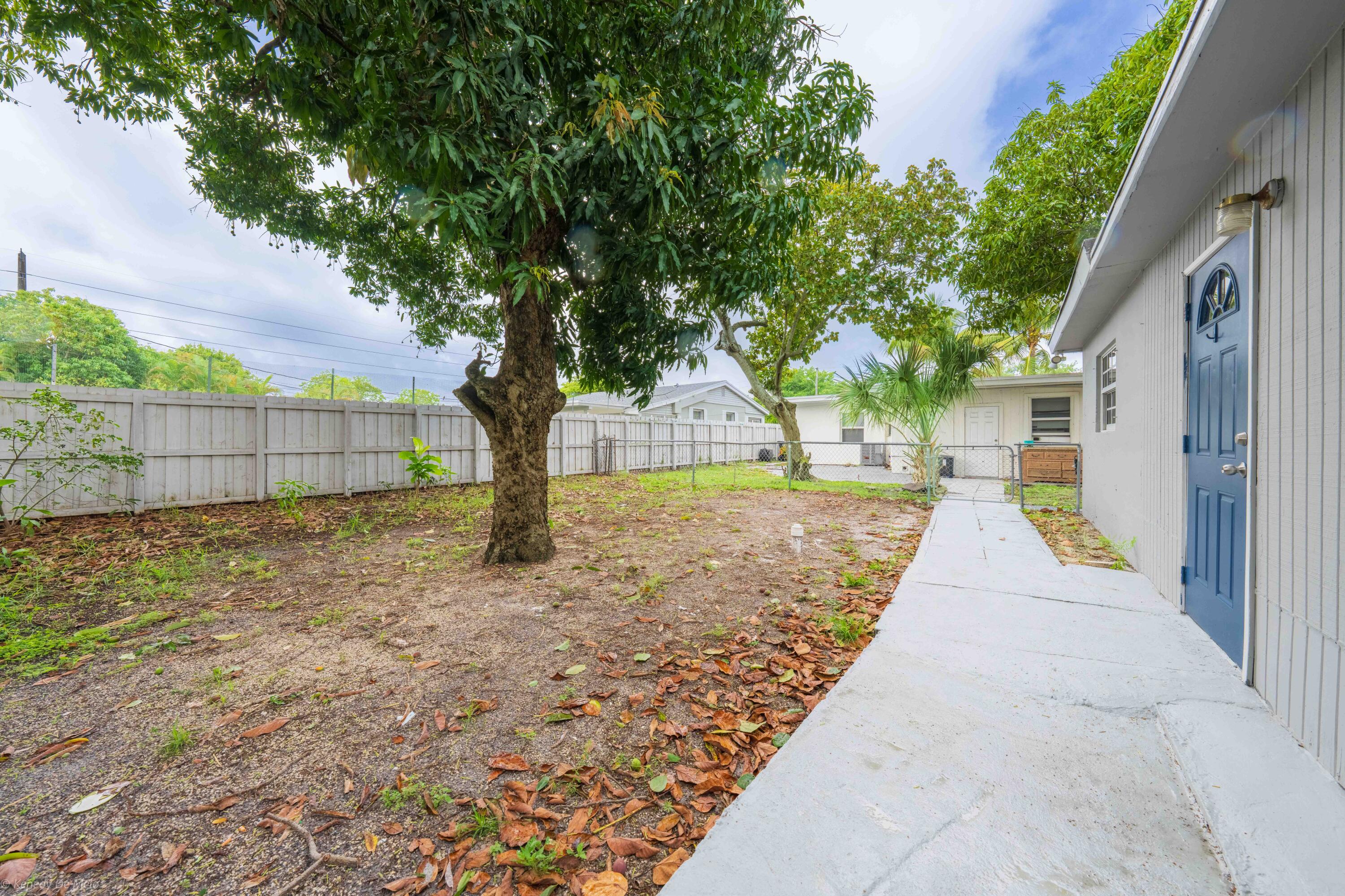 1220 NW 1st Avenue Rear