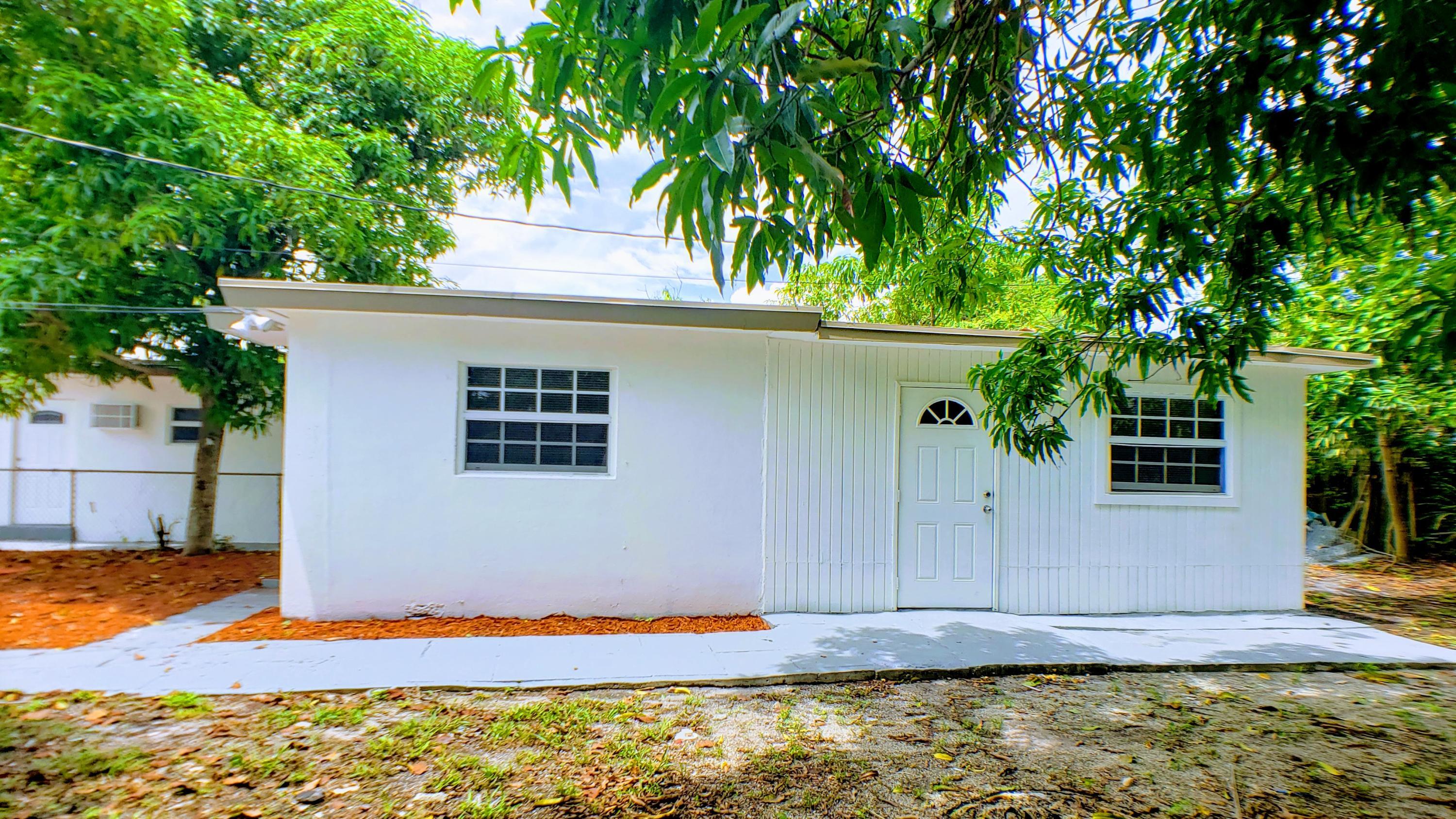 1220 NW 1st Avenue Rear