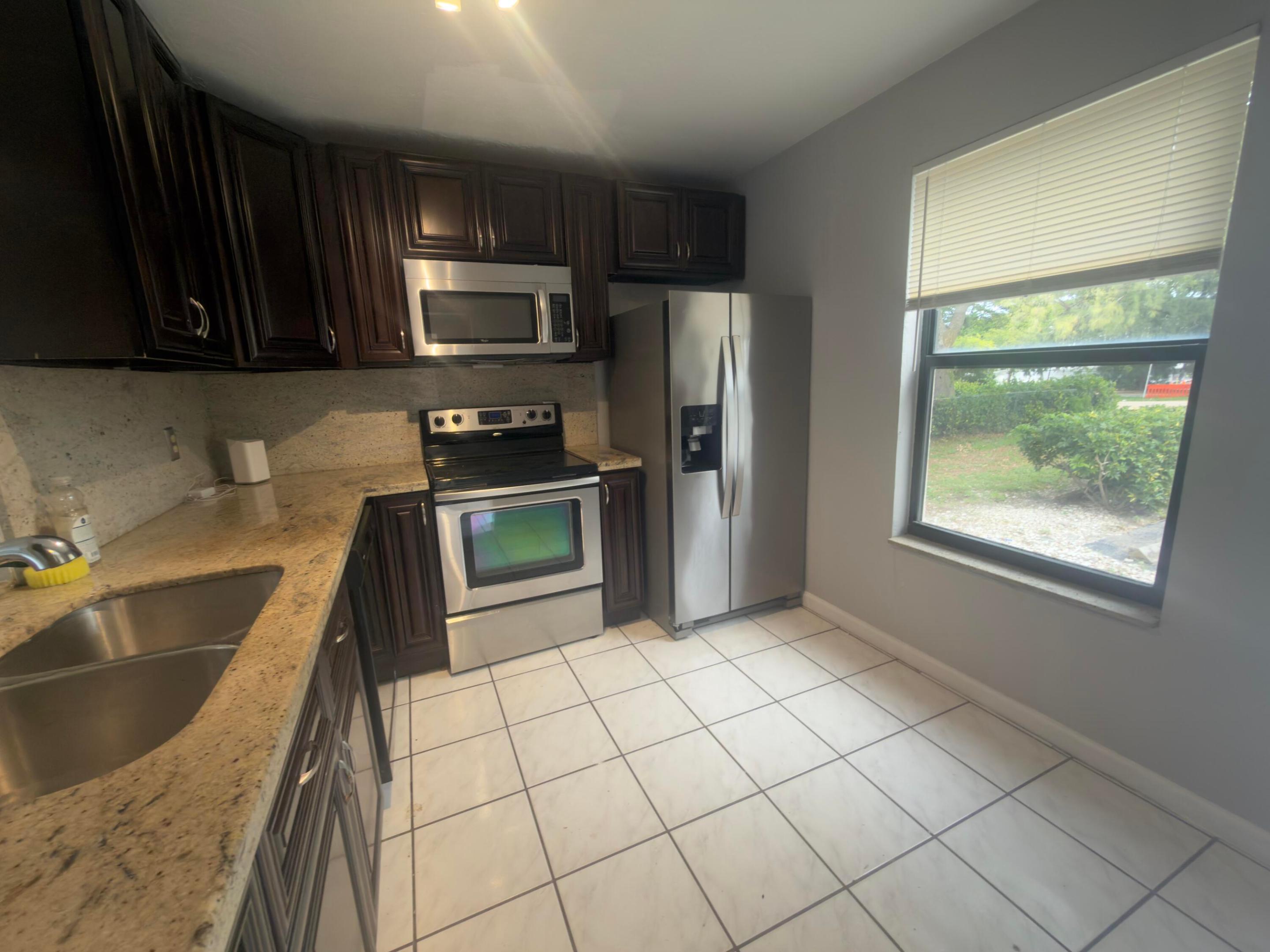 1679 NW 15th NW