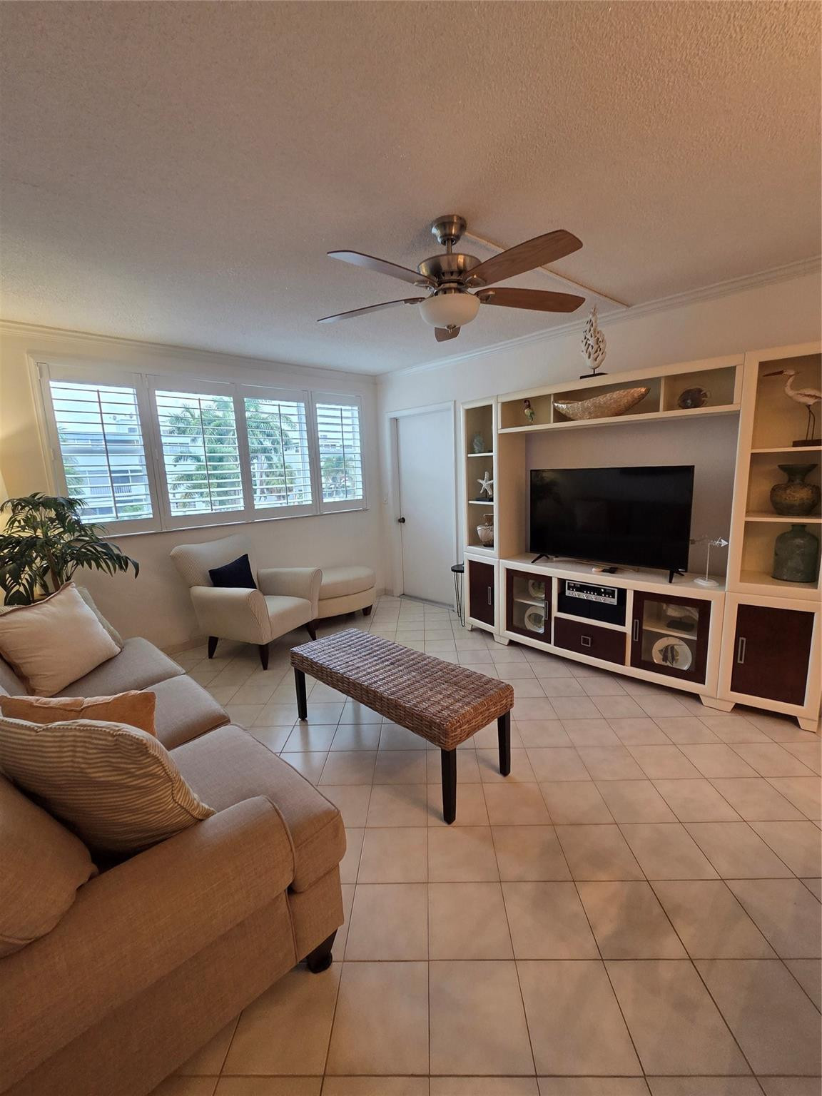1333 E Hallandale Beach Boulevard Unit: 305