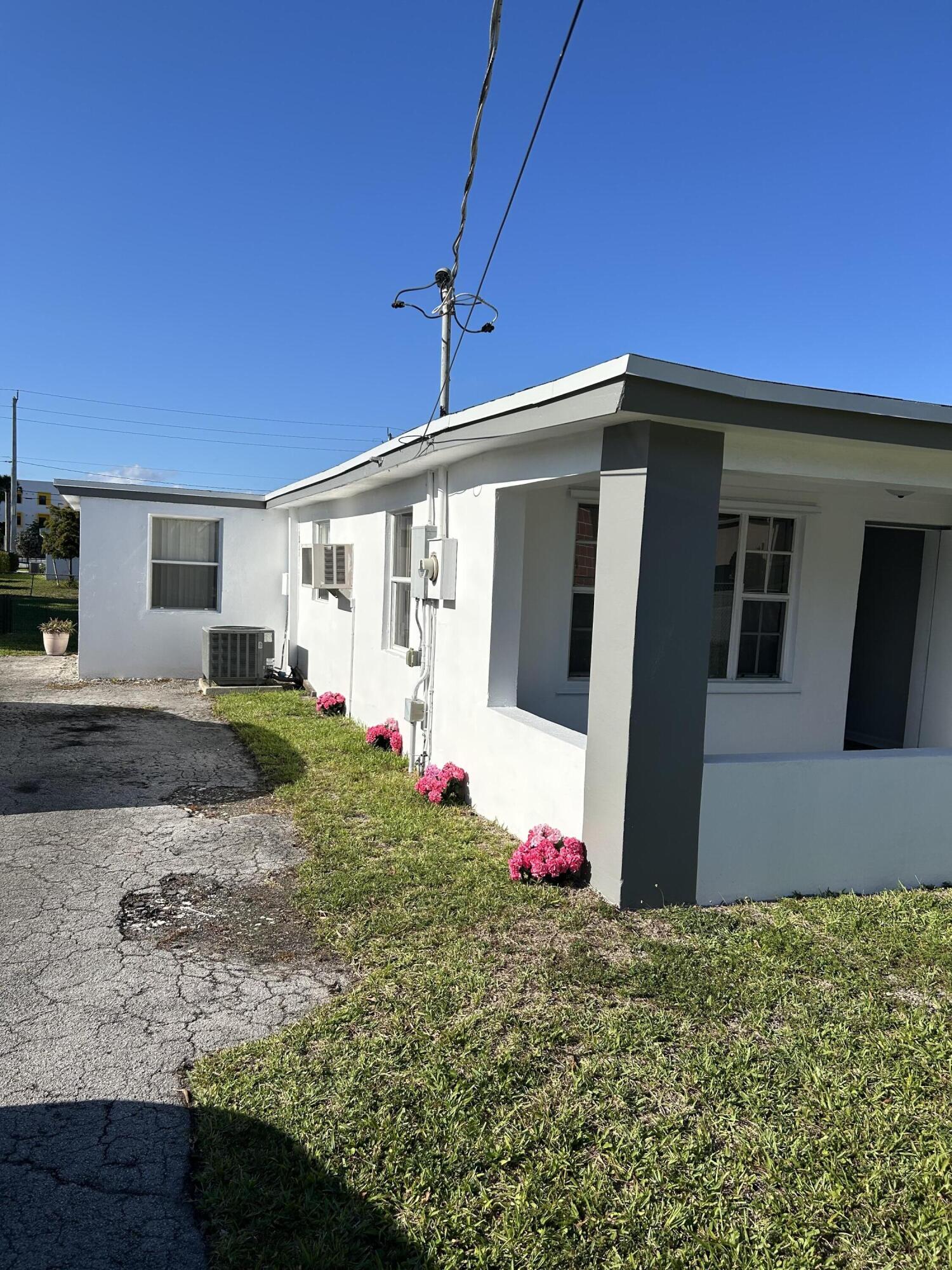 2055 NW 8th Street