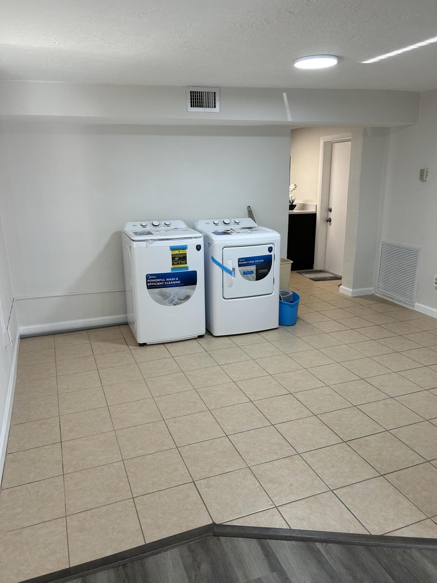 2055 NW 8th Street