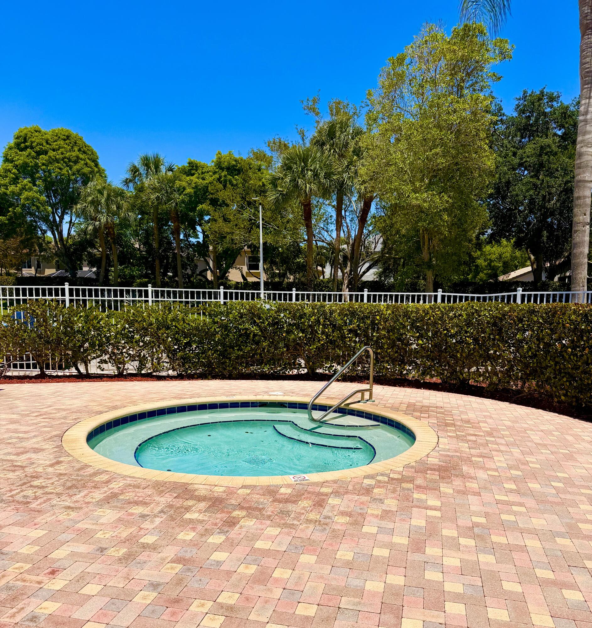 7762 Oak Grove Circle