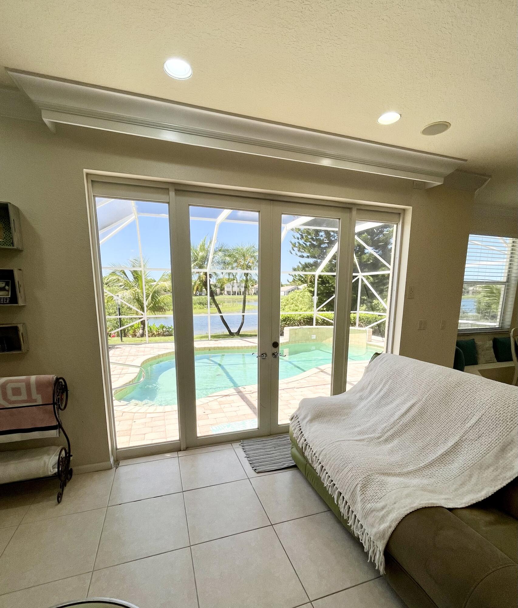7762 Oak Grove Circle