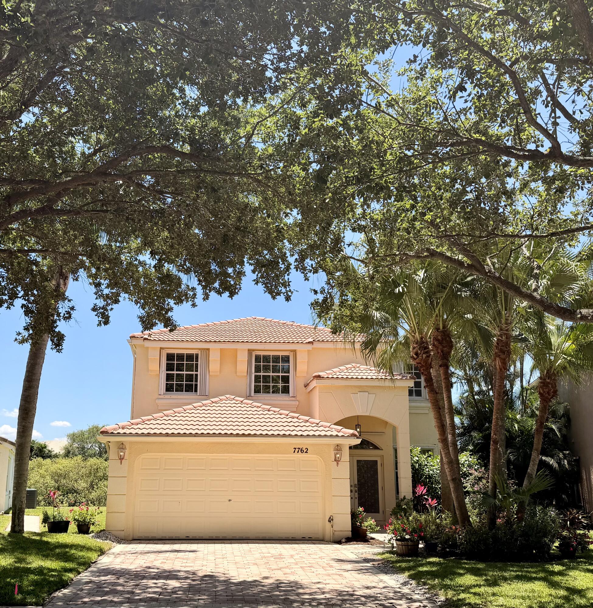 7762 Oak Grove Circle