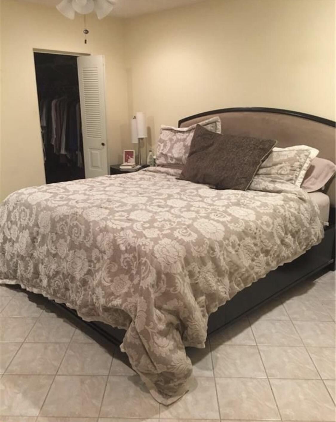 10875 Lake Front Place 10875