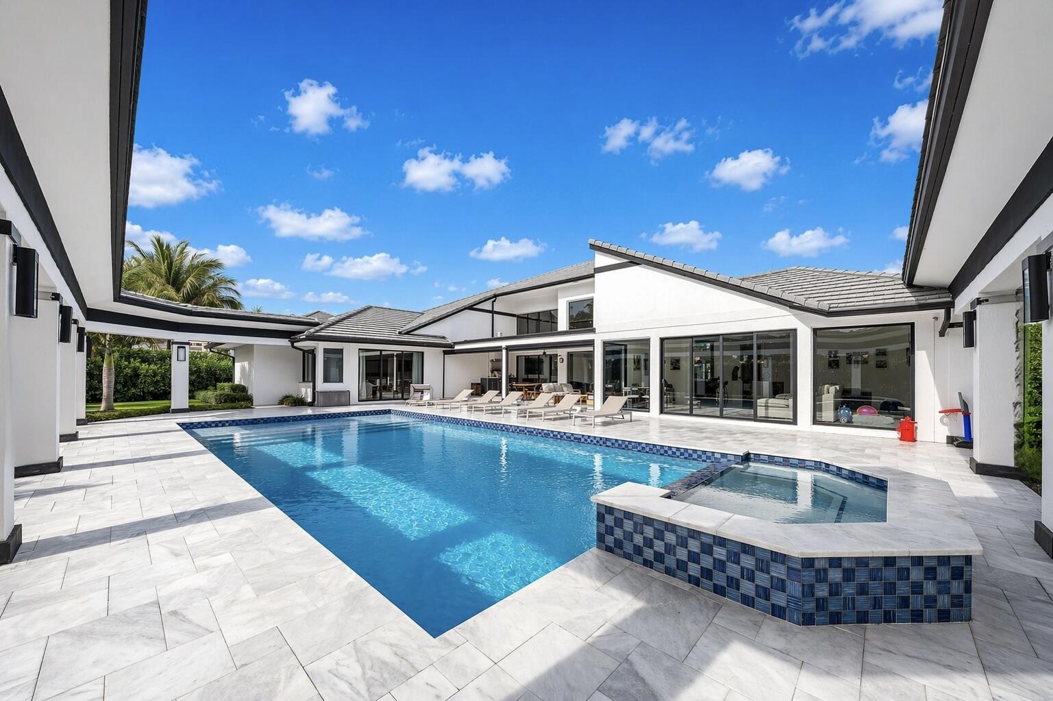 13220 Sabal Chase
