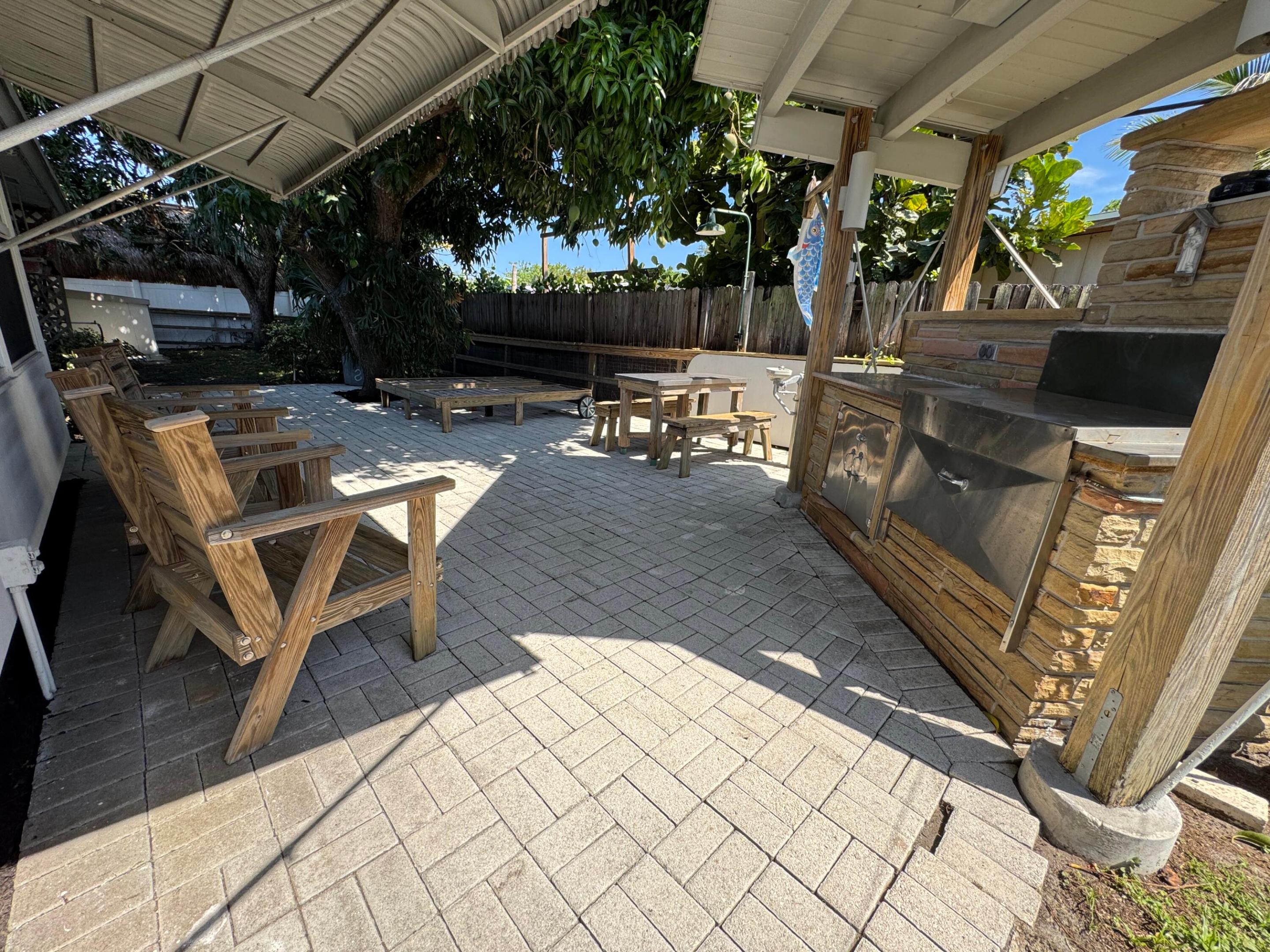 2560 NE 20th Street