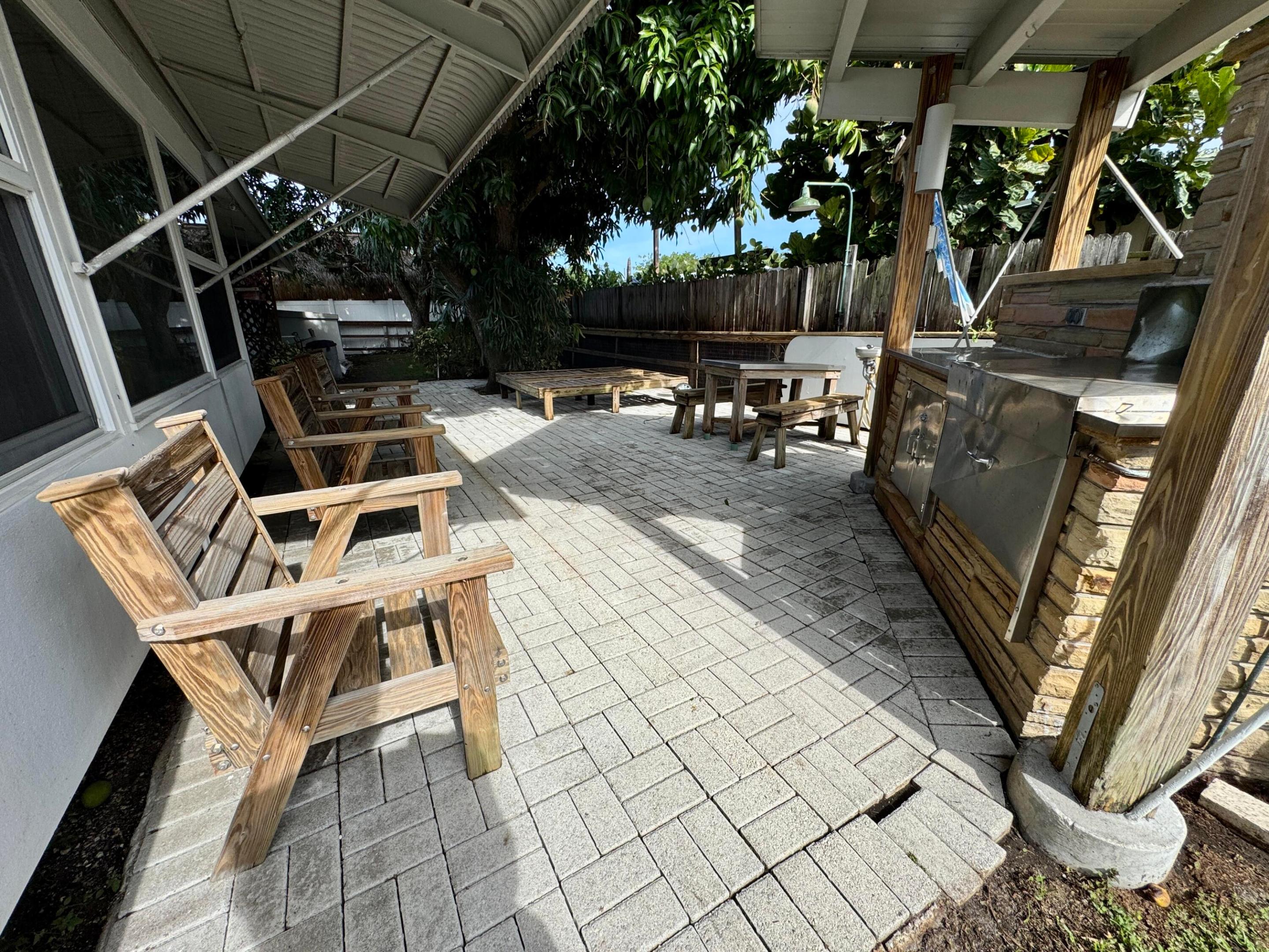 2560 NE 20th Street