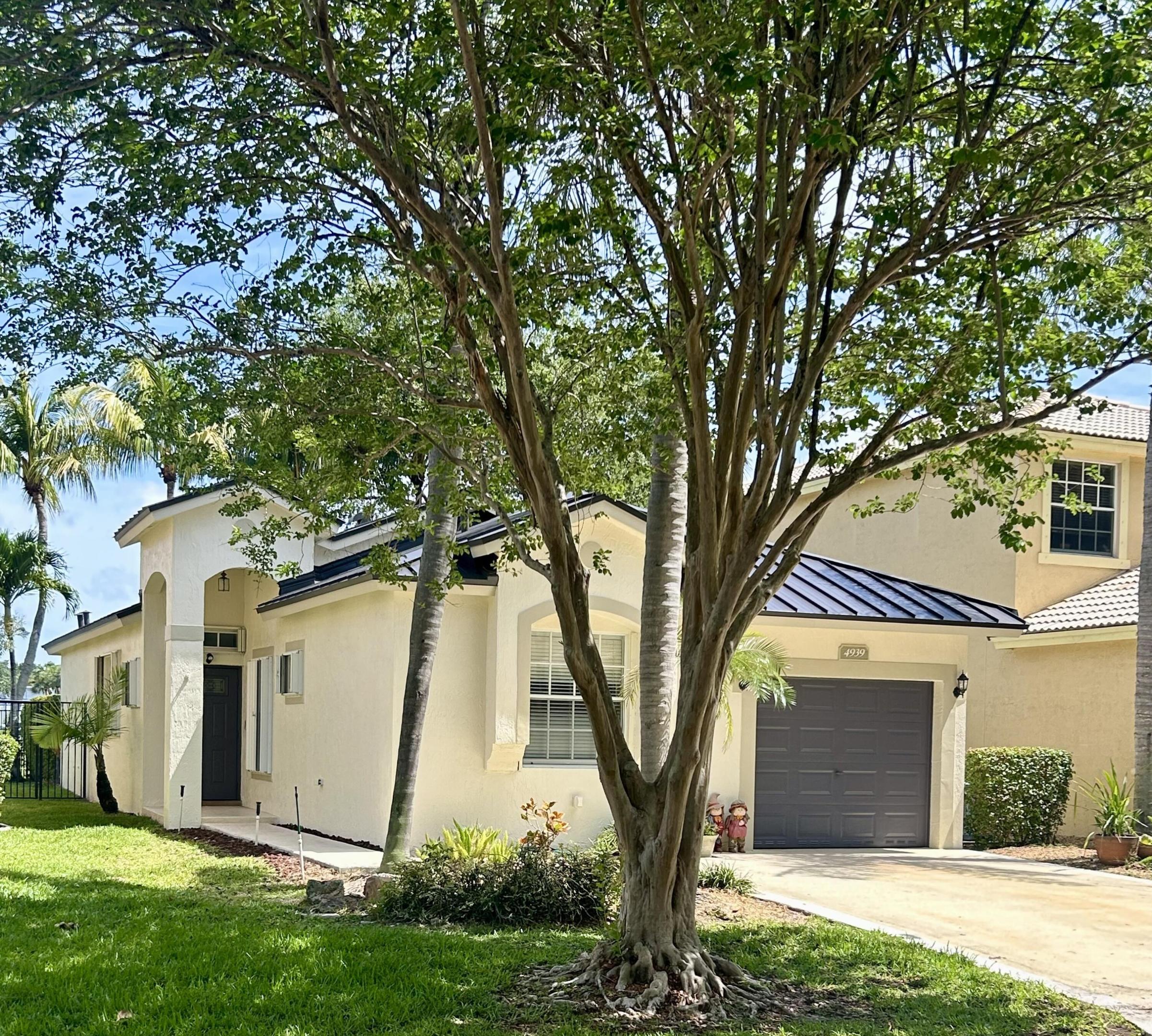 4939 Pelican Street