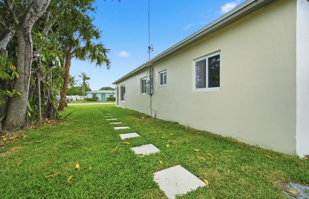 310 NW 4th Avenue