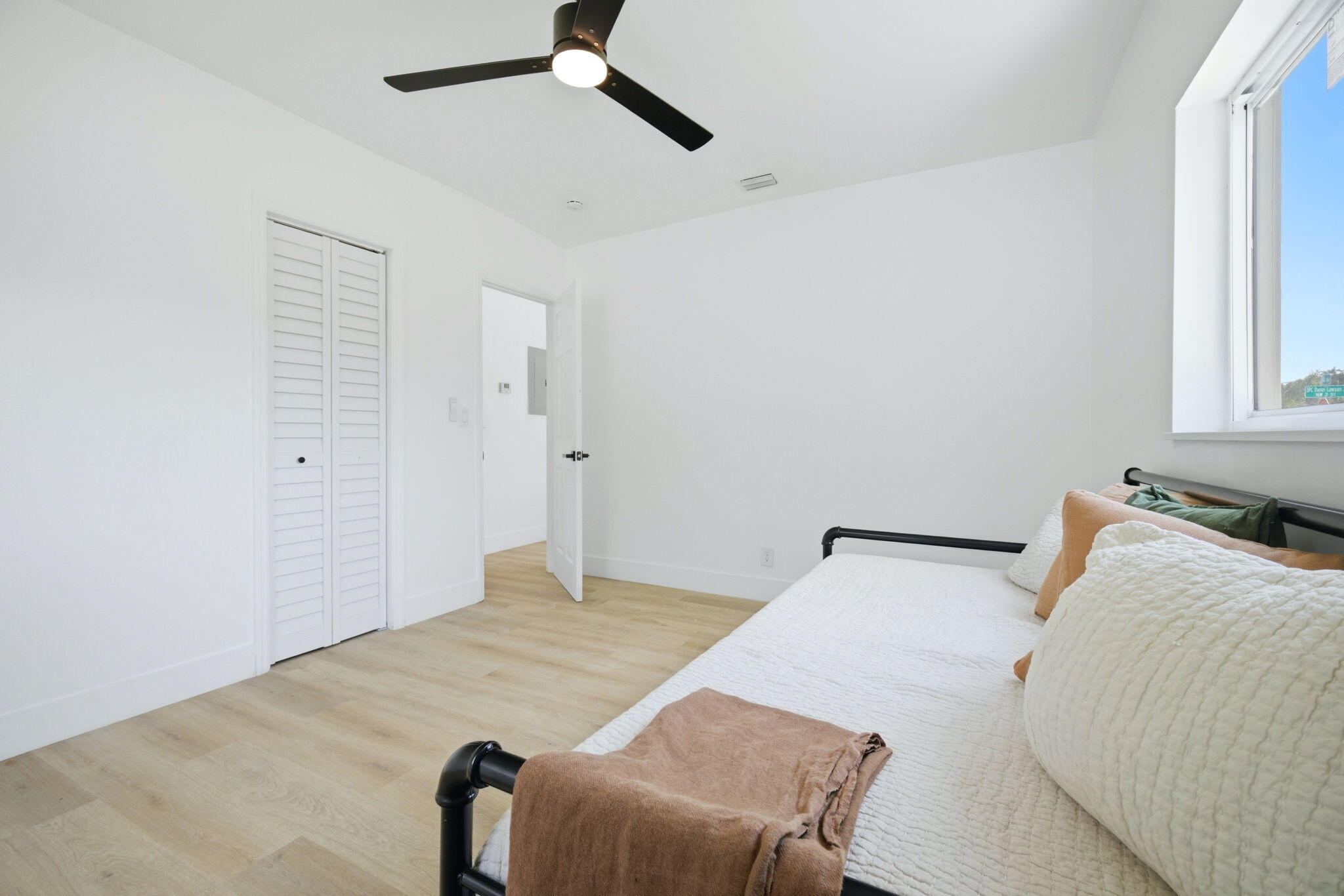 310 NW 4th Avenue
