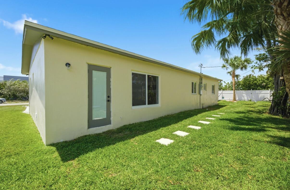 310 NW 4th Avenue