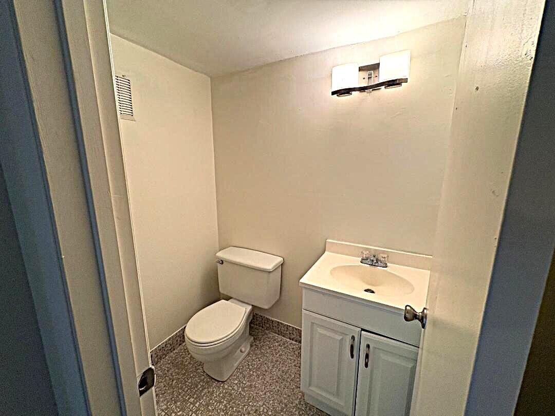 1019 Newport