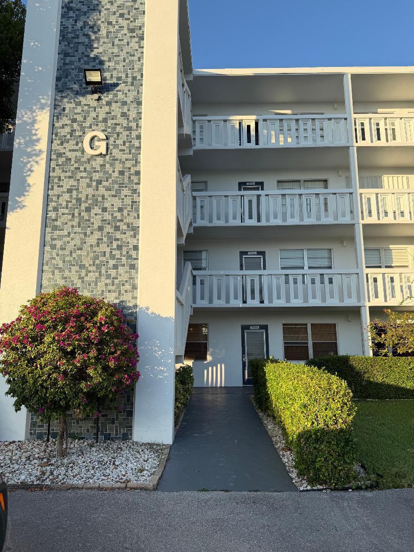 1019 Newport