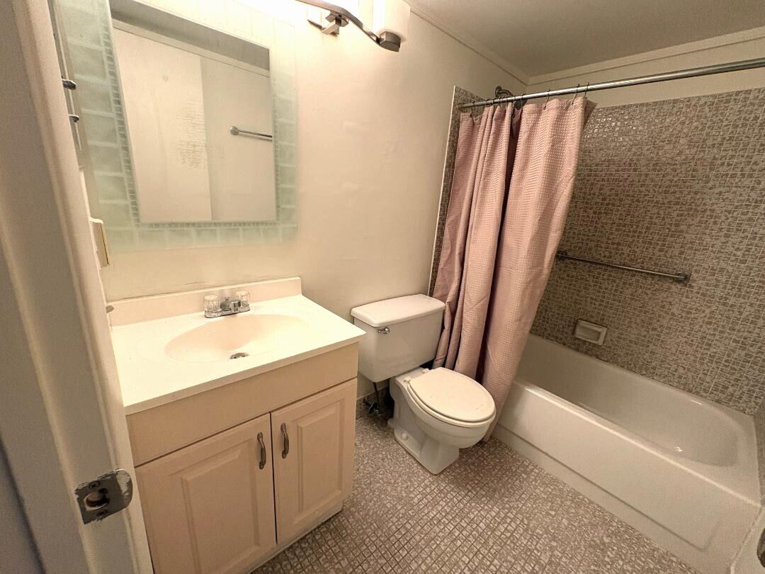 1019 Newport