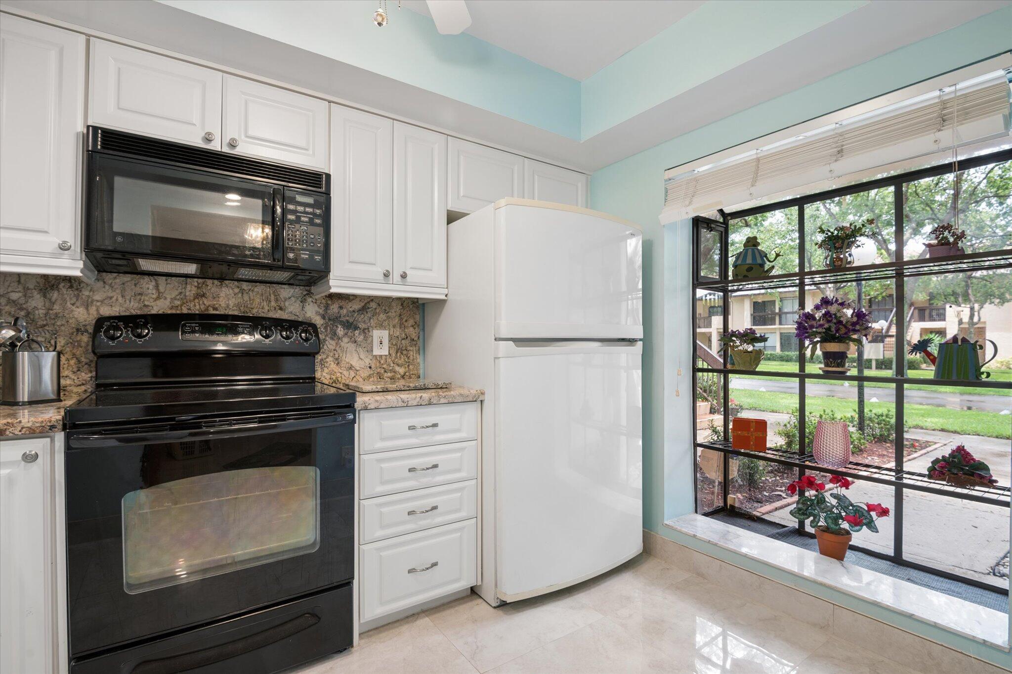 2307 SW 15th Street SW 1