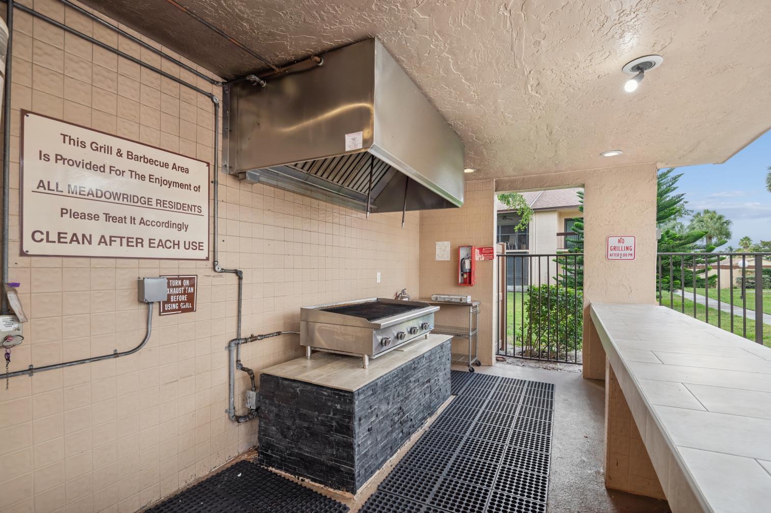2307 SW 15th Street SW 1