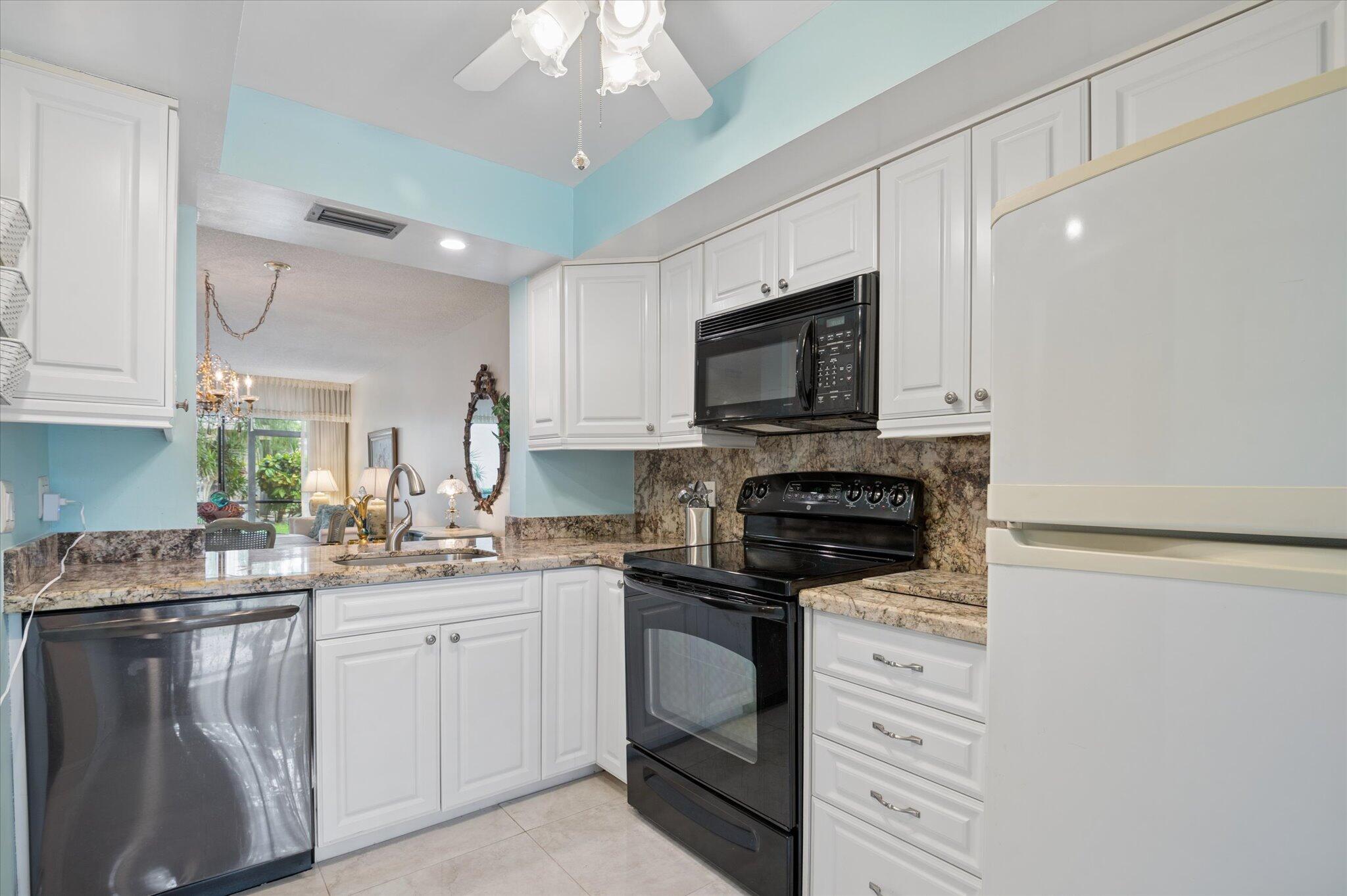2307 SW 15th Street SW 1