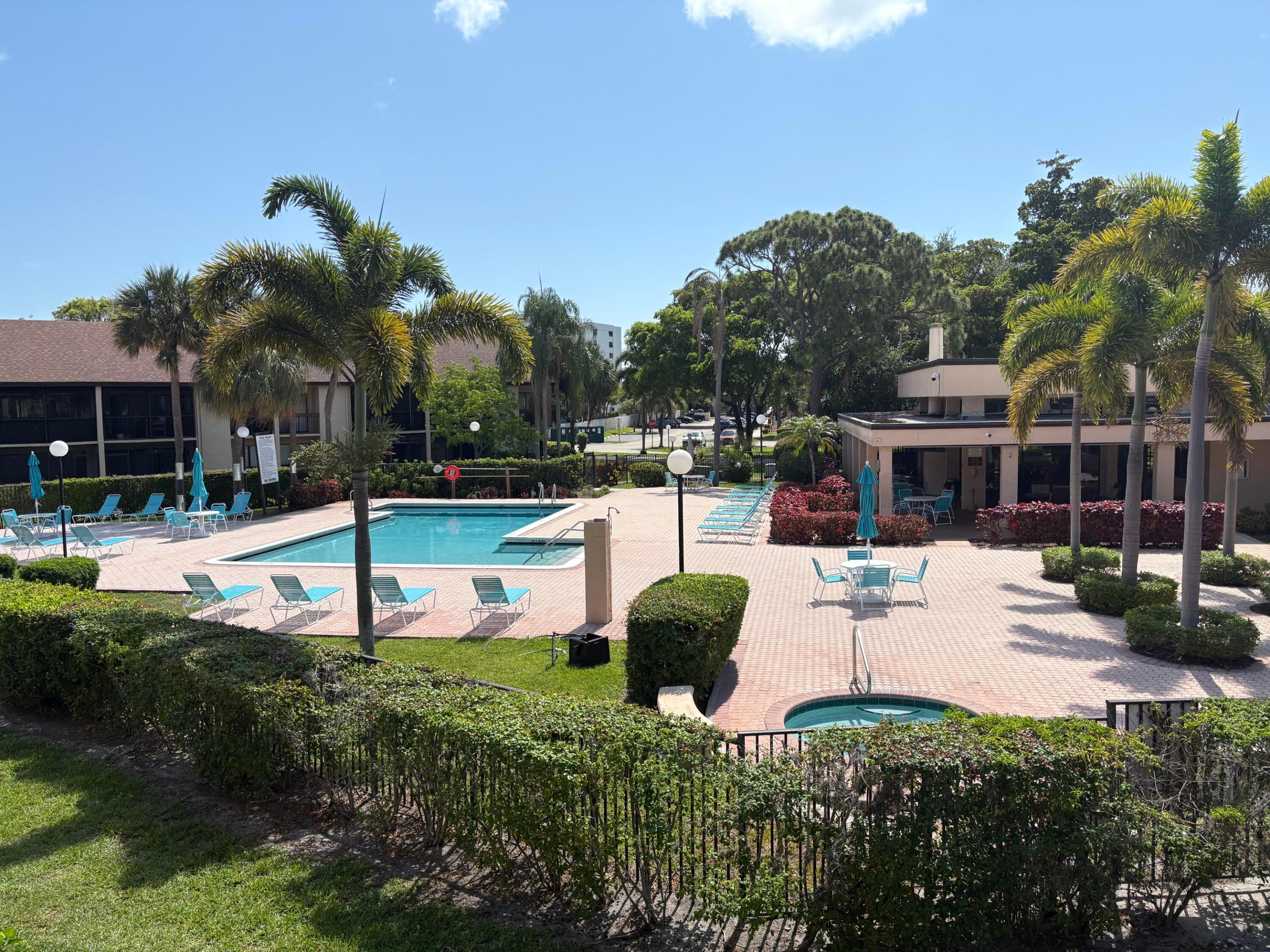 2307 SW 15th Street SW 1