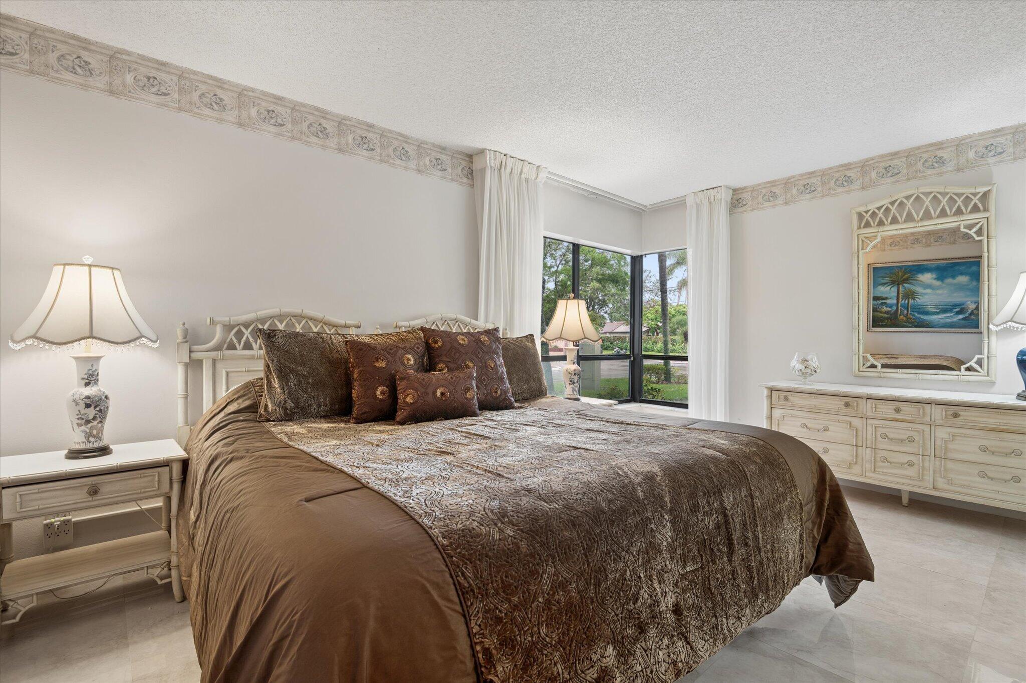 2307 SW 15th Street SW 1