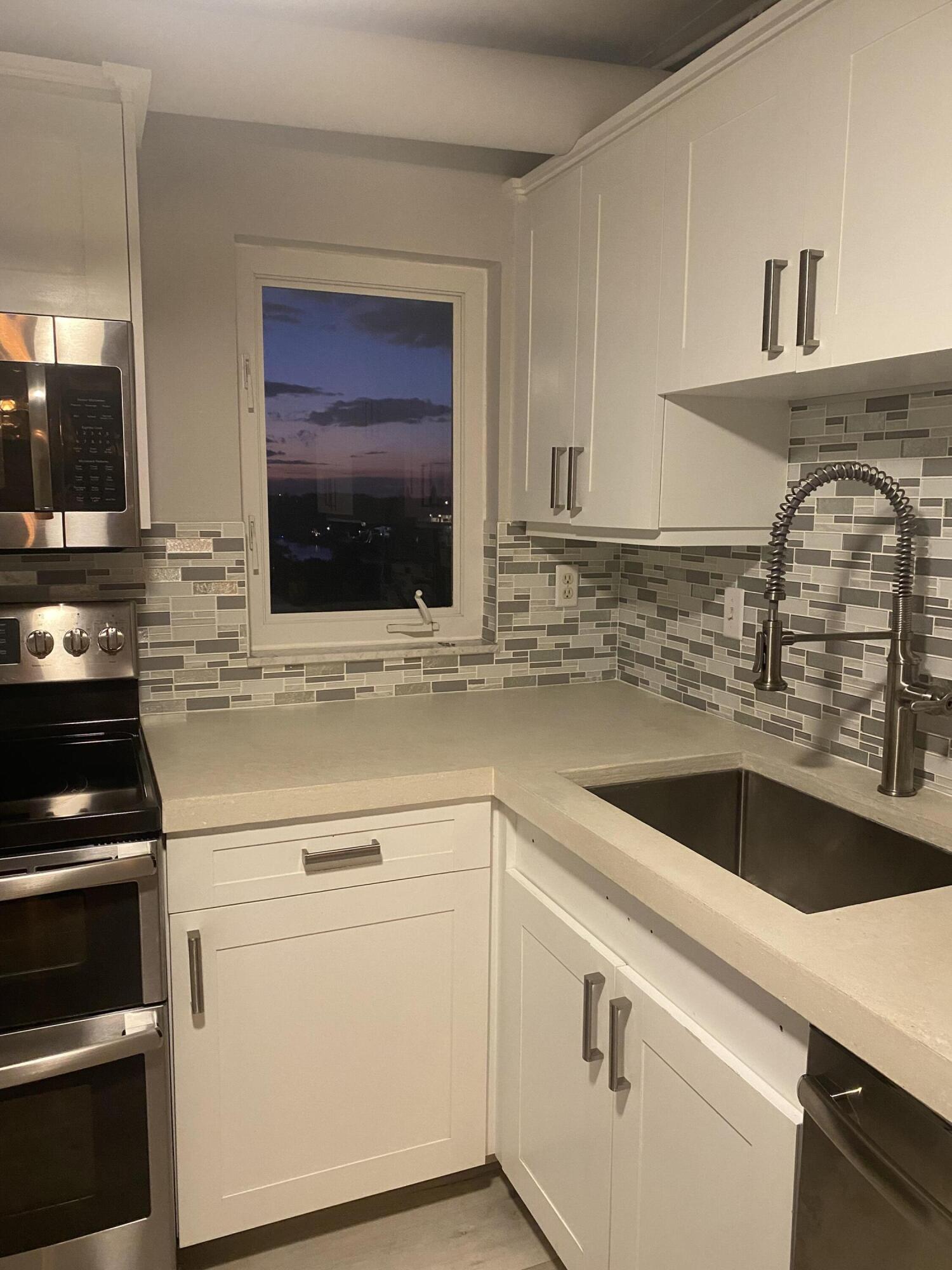 3215 S Ocean Boulevard 402