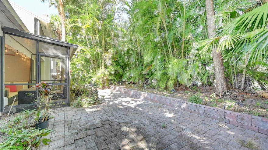 6660 Canary Palm Circle