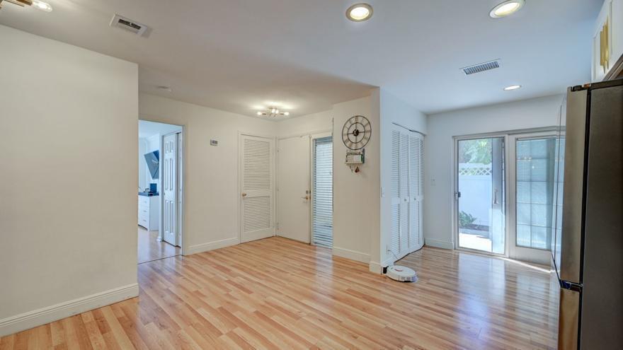 6660 Canary Palm Circle