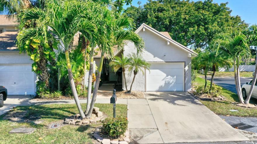 6660 Canary Palm Circle