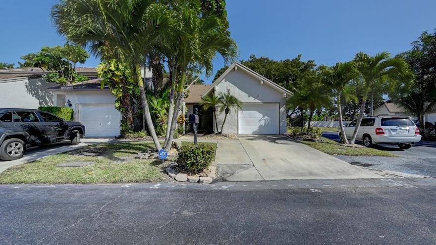 6660 Canary Palm Circle