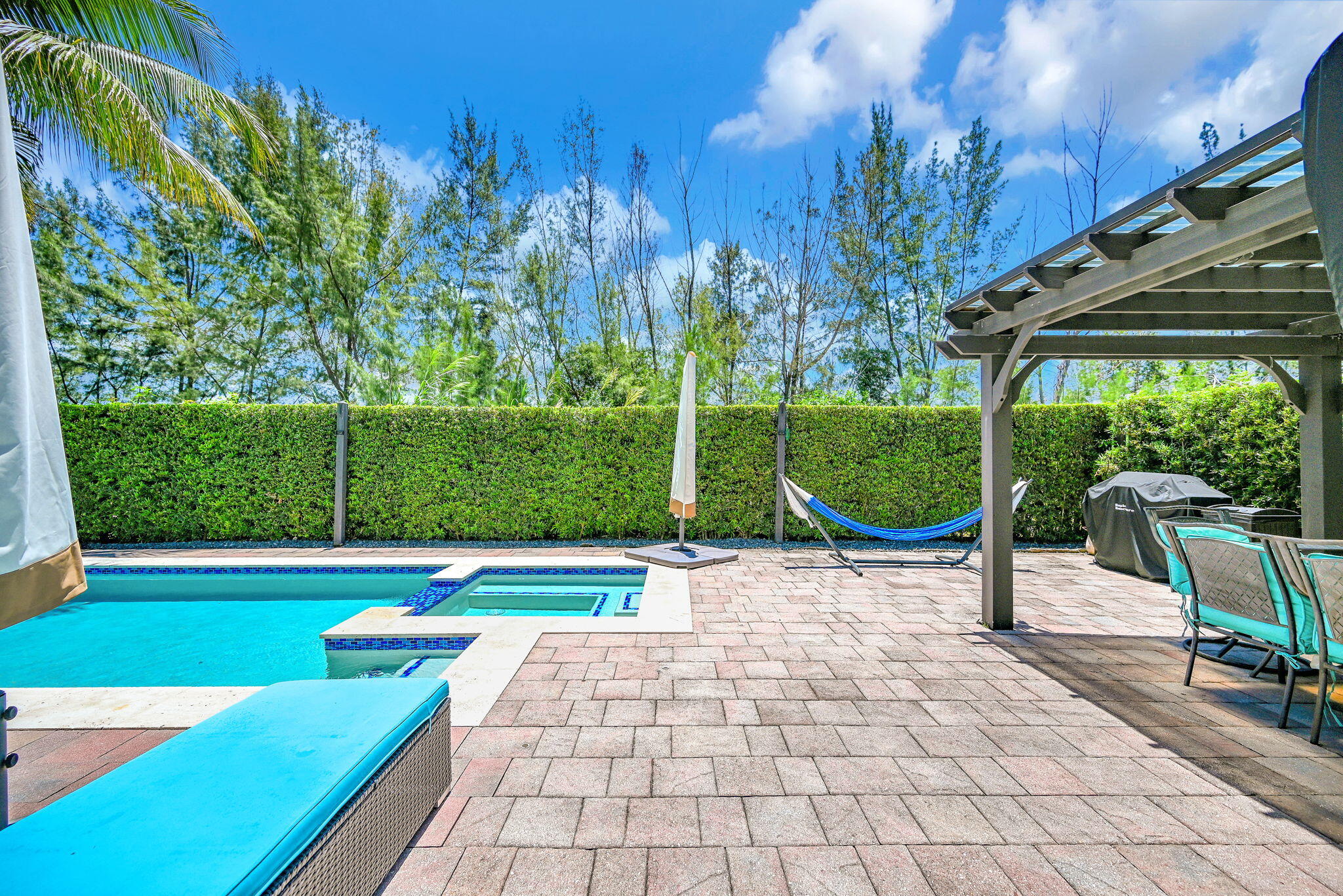 9860 NW 86th Terrace