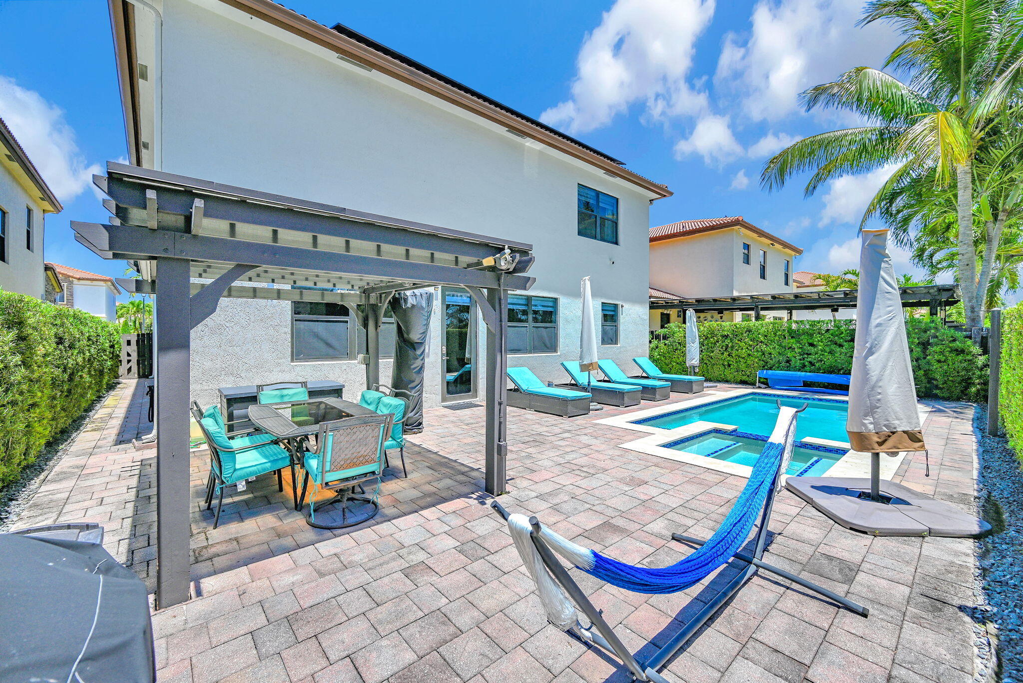 9860 NW 86th Terrace