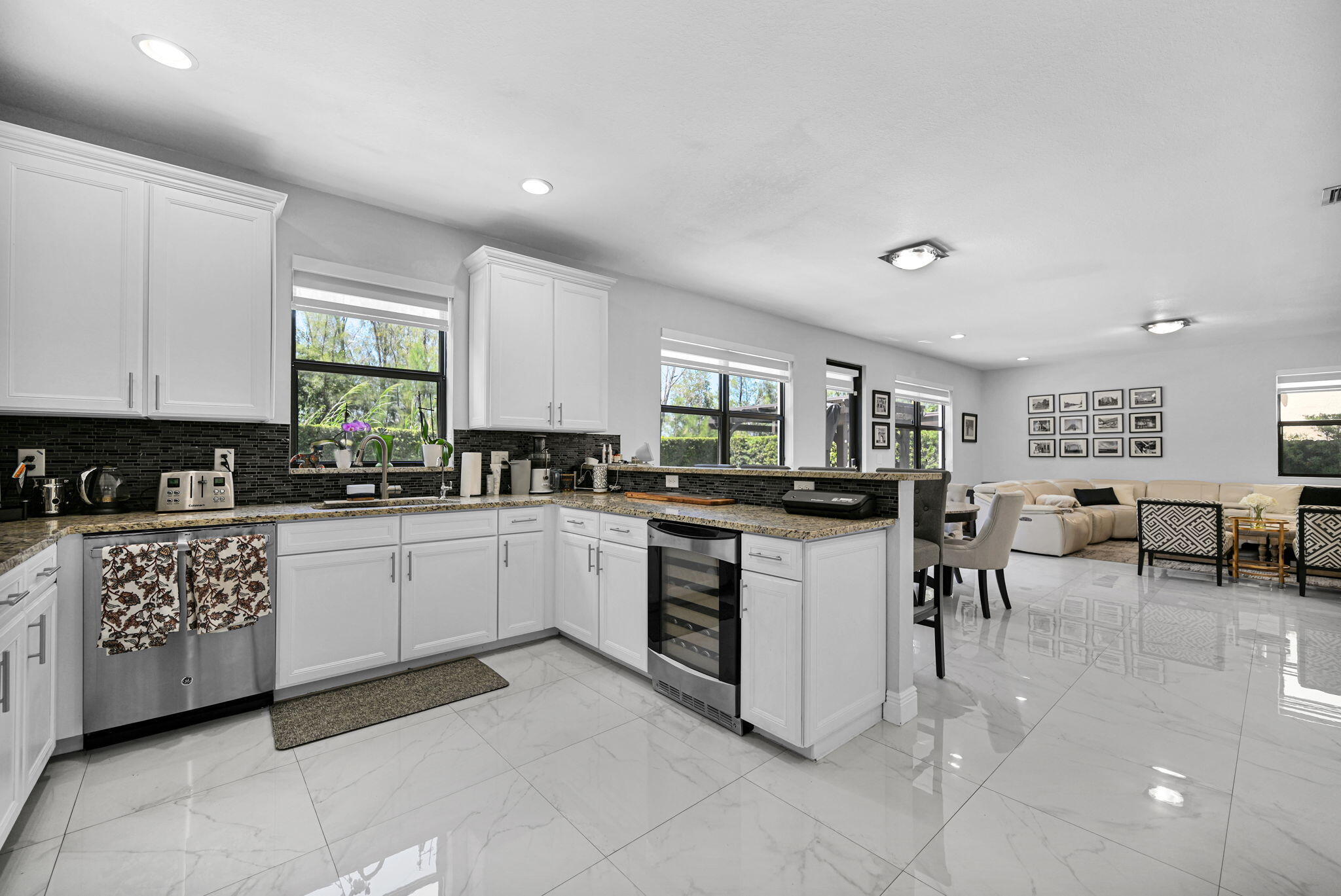 9860 NW 86th Terrace