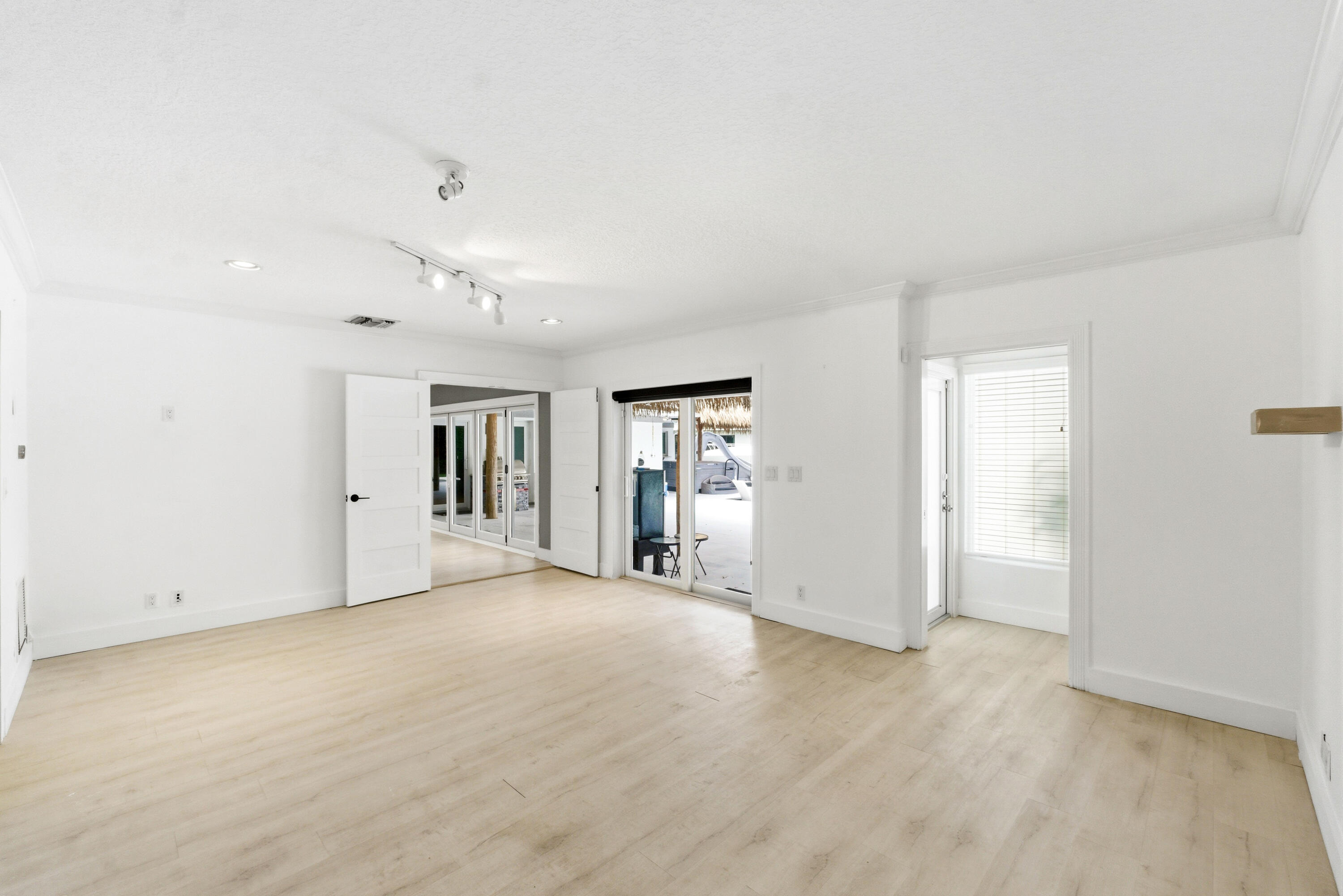 5900 Bayview Drive