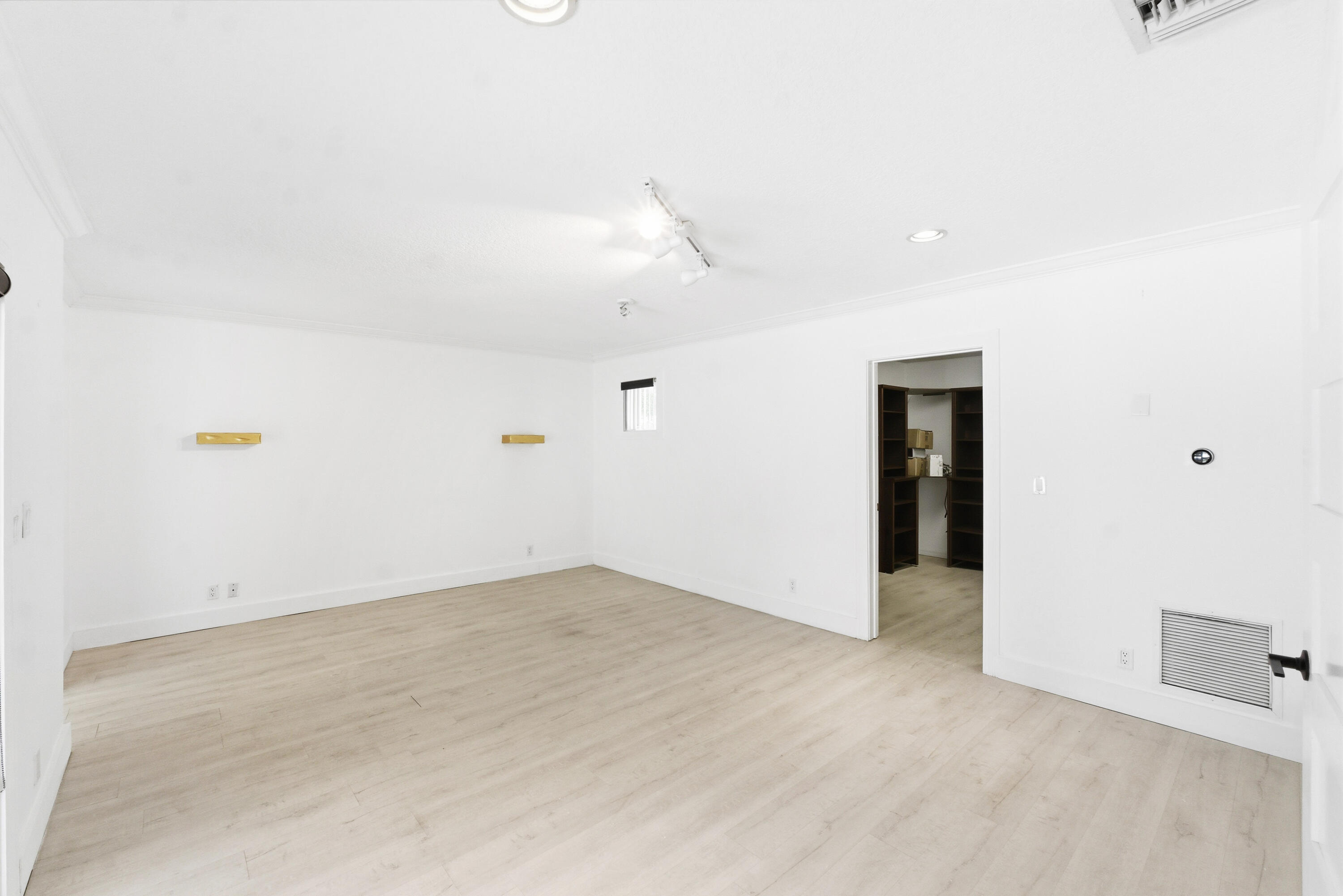 5900 Bayview Drive