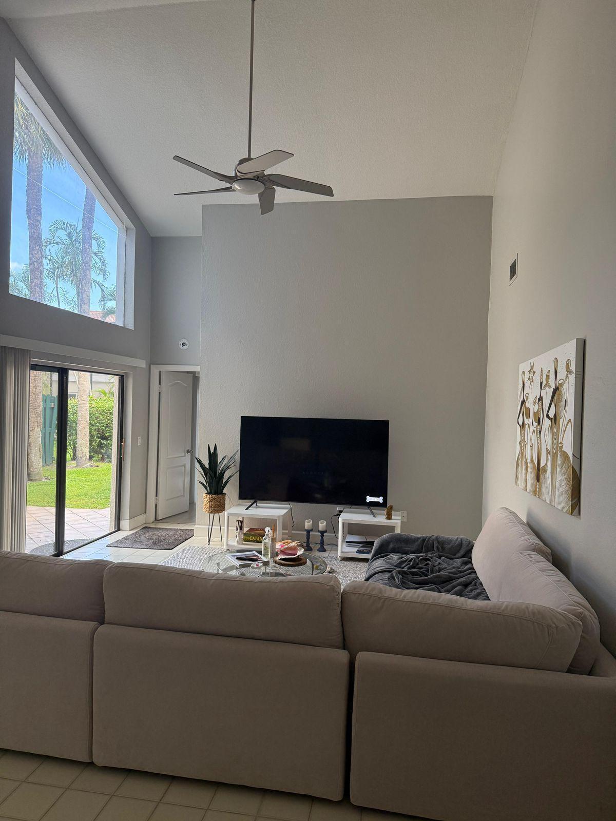 6125 Via Laguna Lane