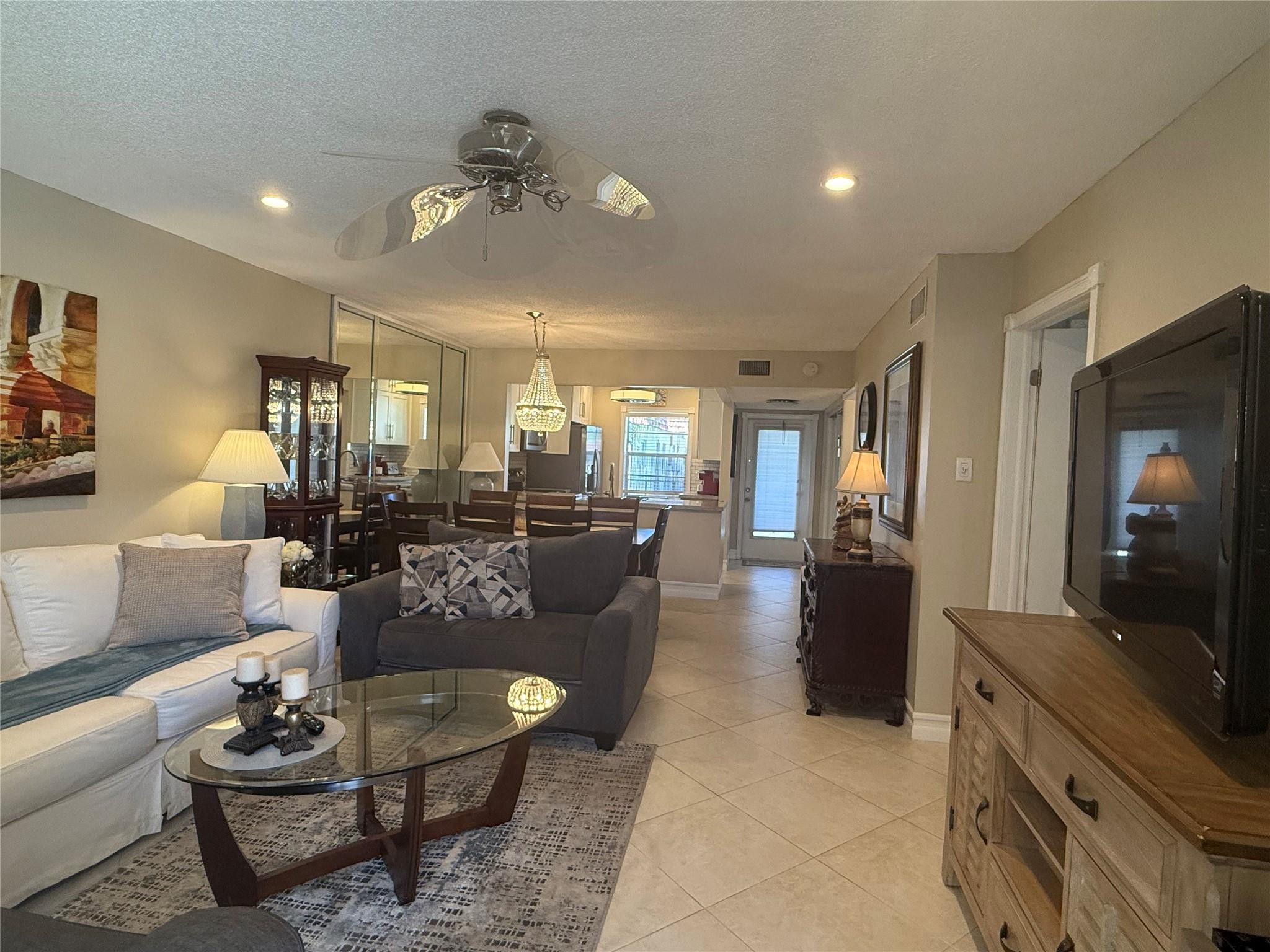 32 Abbey Lane 207
