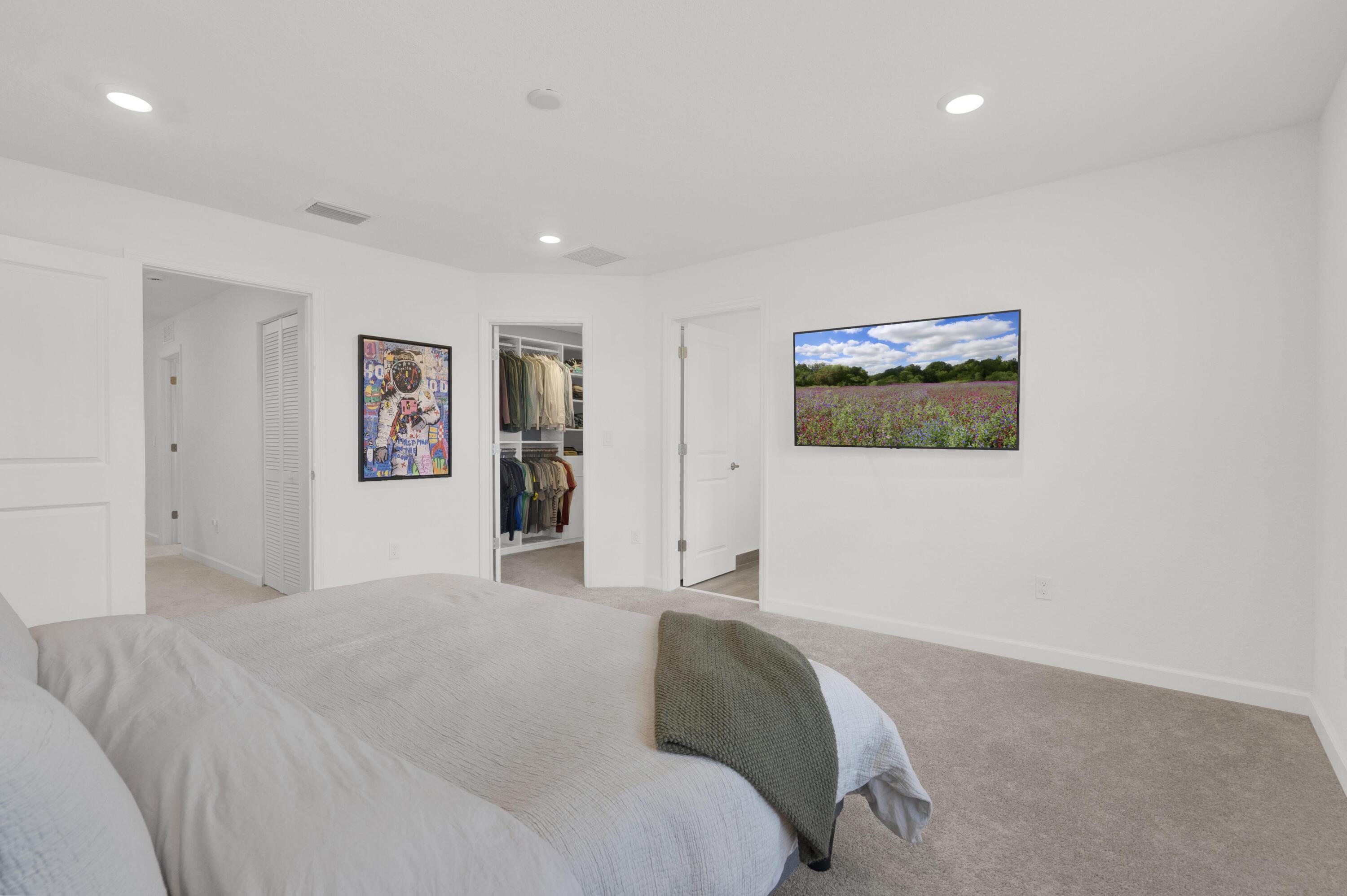 4246 Lagoon Shore Drive
