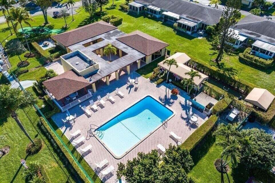 2520 Black Olive Boulevard 203