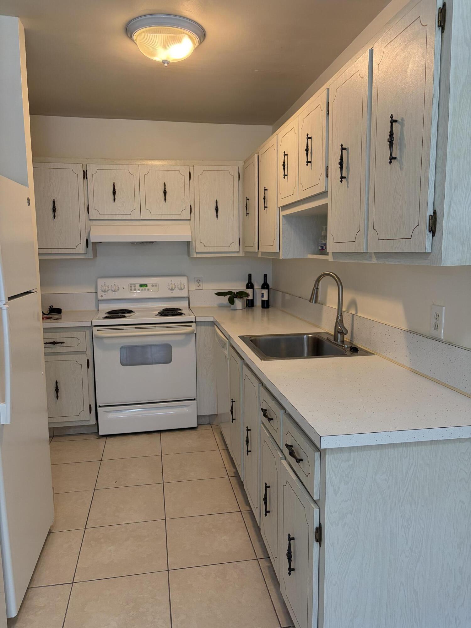 2520 Black Olive Boulevard 203