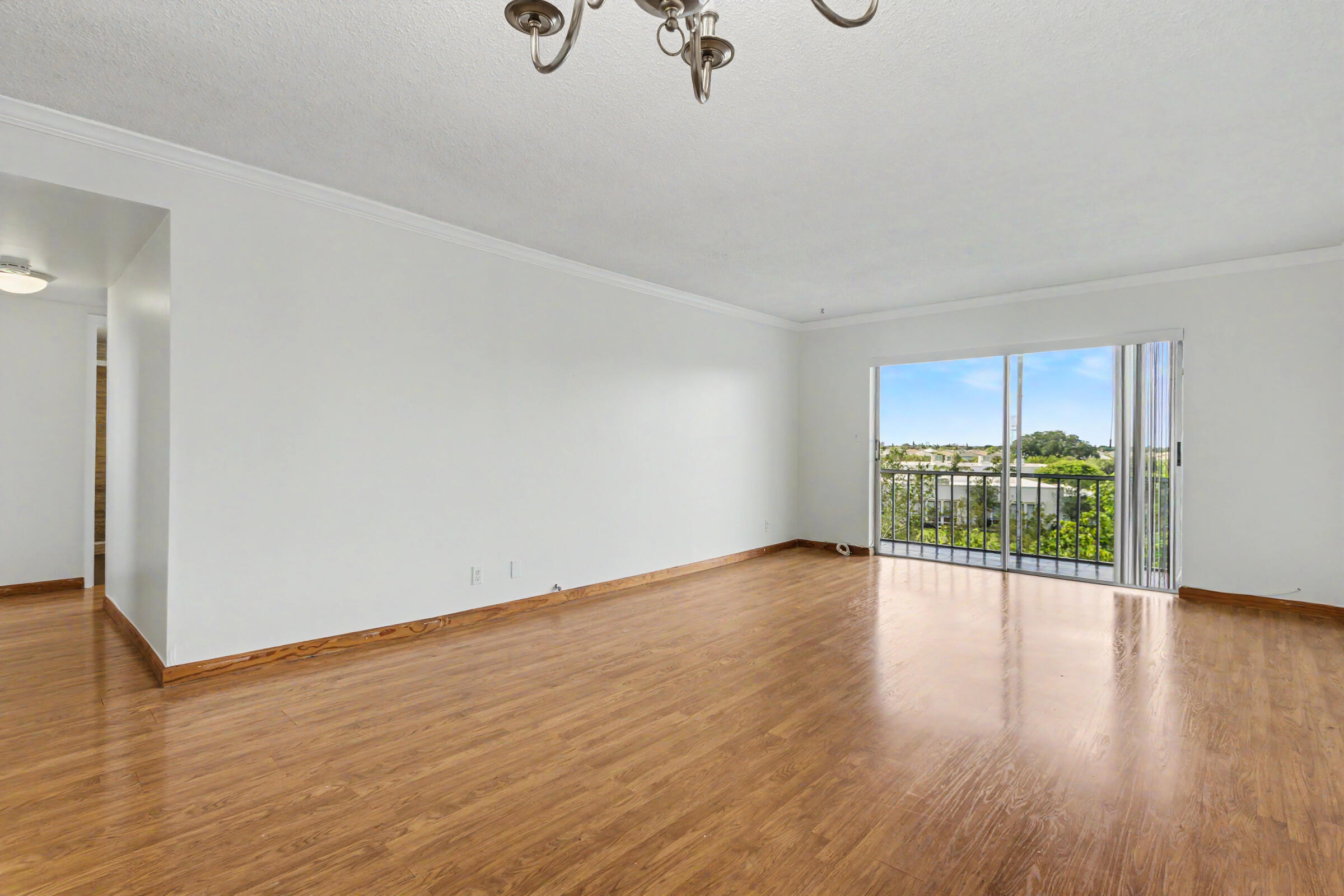 950 Hillcrest 514